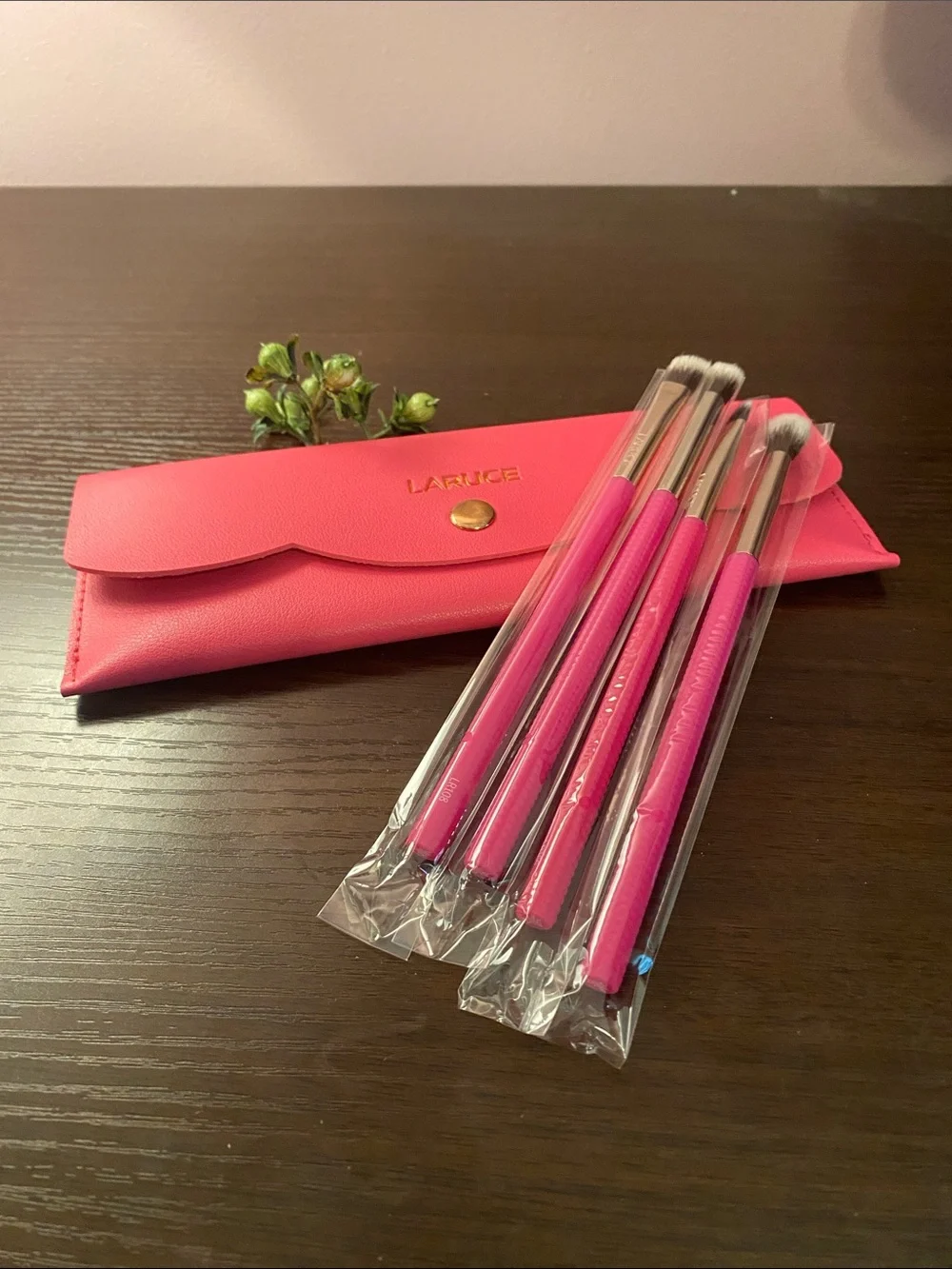 Brand new Laruce Beauty brush set